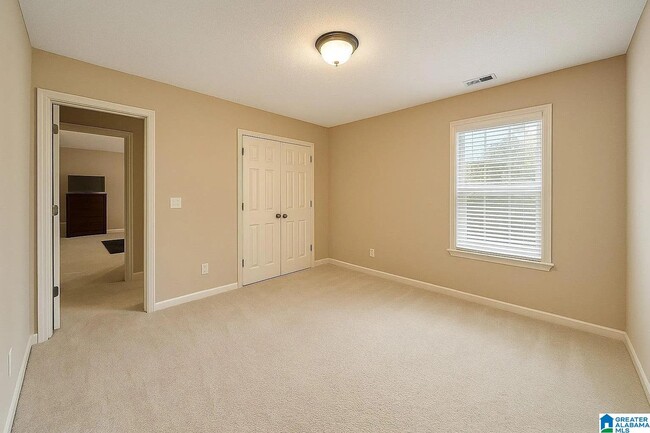 Building Photo - 191 Gardenside Dr