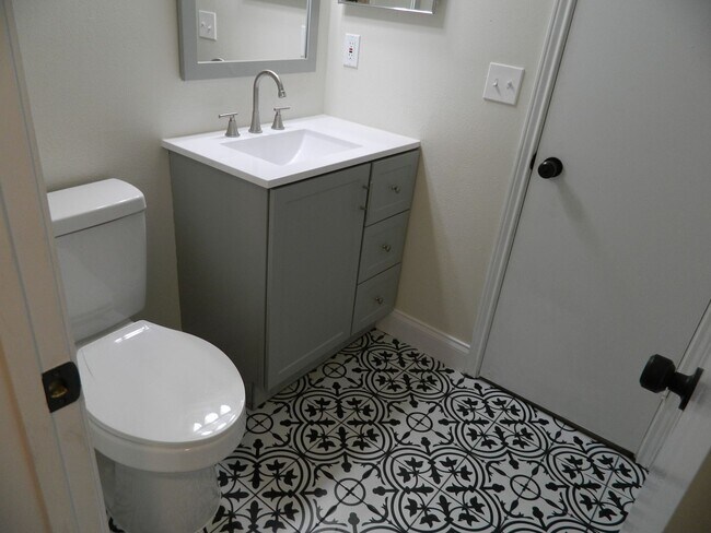 Building Photo - Seminole County 2-2 Condo