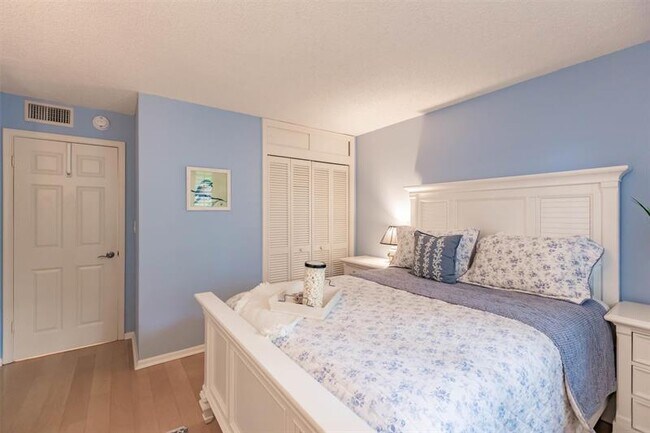 Building Photo - 1665 S Ocean Ln