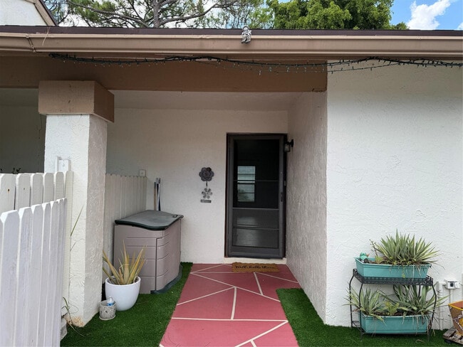 Building Photo - 6101 Woodlake Blvd