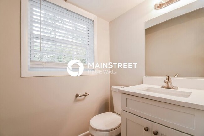 Building Photo - 4 Bedroom Pet-Friendly Home in Decatur, GA with Main Street Renewal