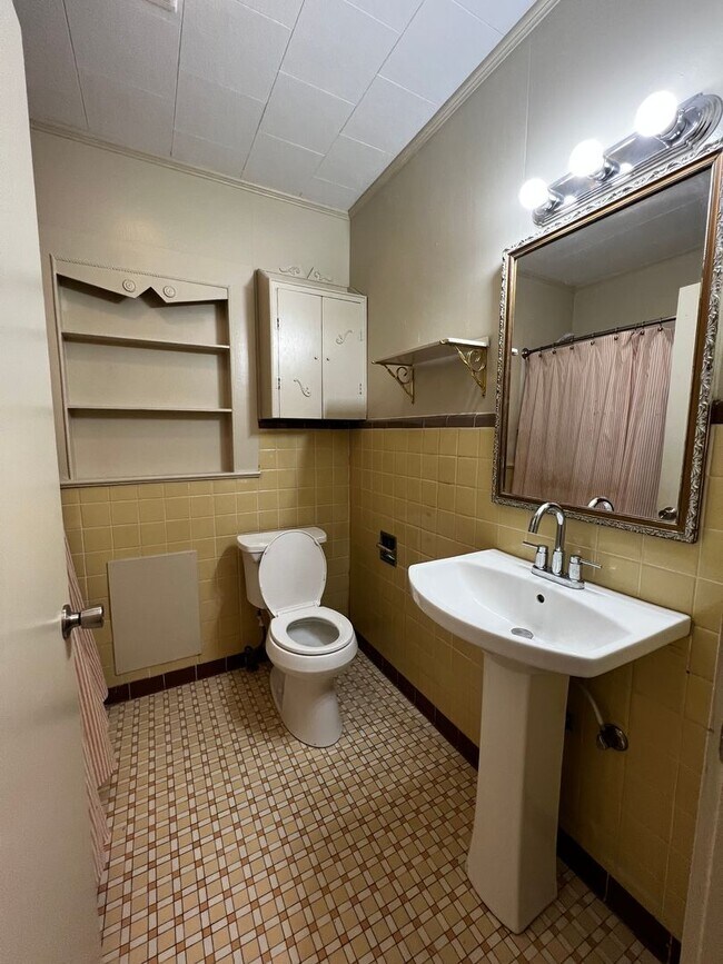 Building Photo - Four Bedroom, Three Bathroom , House Near UL with Lawncare.