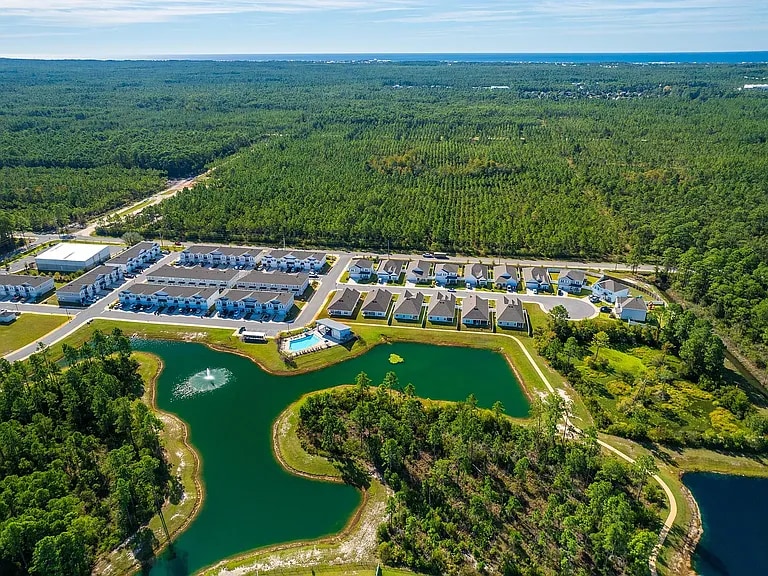 Building Photo - 211 Piper Cv