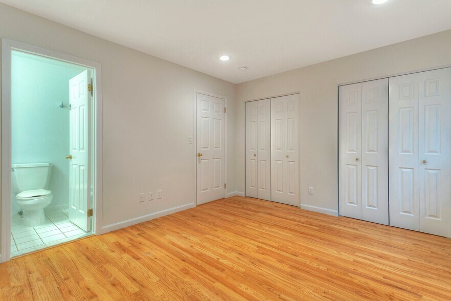 Building Photo - 124 Panorama Dr