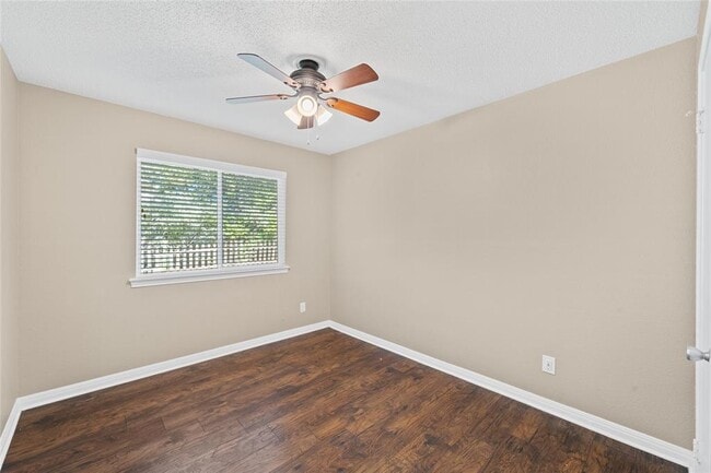 Building Photo - 13314 Briar Hollow Dr