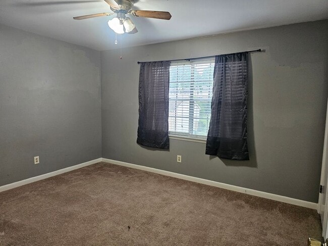 Building Photo - 2715 Southbury Cir