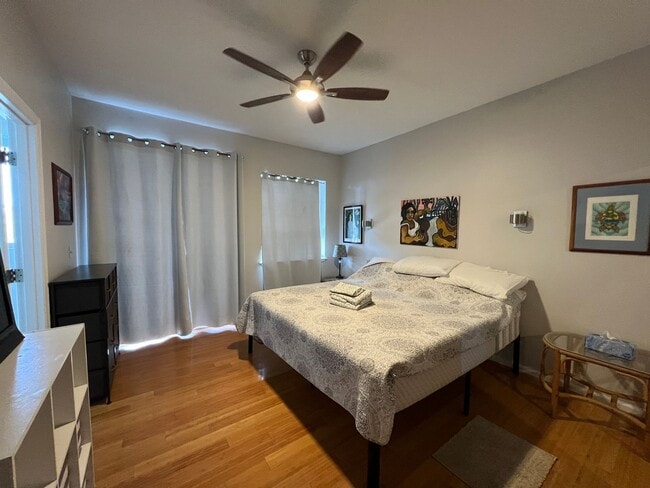 Building Photo - 864 Aalapapa Dr