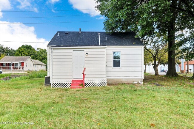 Building Photo - 3328 Farnsley Rd