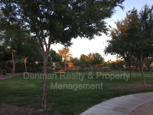 Building Photo - 2048 W Monte Cristo Ave