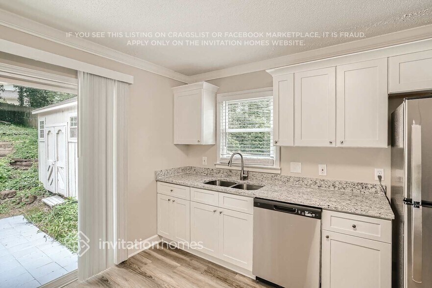 Building Photo - 2846 Cedarbrook Dr