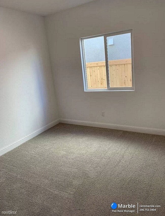 Building Photo - 3 br, 2 bath House - 965 Lester Ave