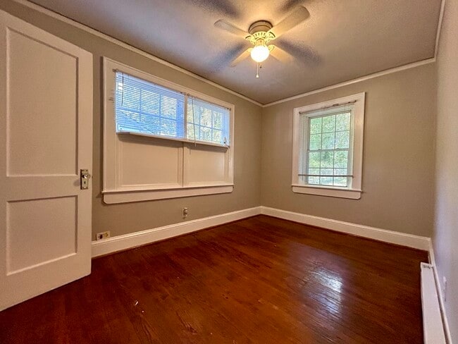 Building Photo - 2547 Pinckney Ave