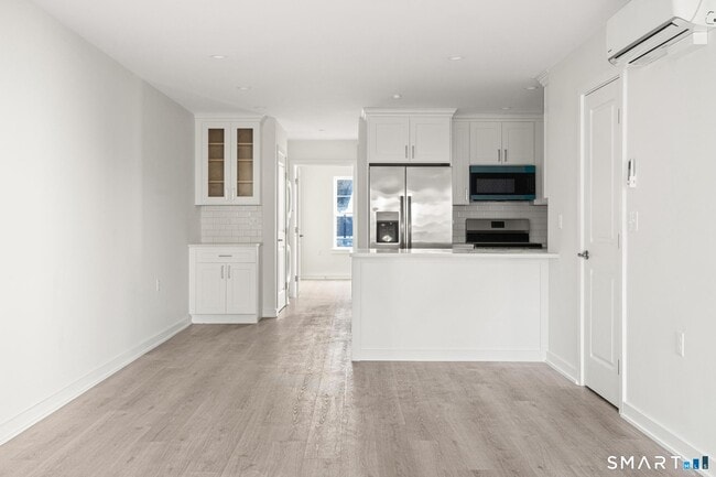 Building Photo - 27 Village Rd