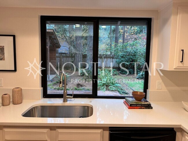 Building Photo - Remodeled Single Level Living.