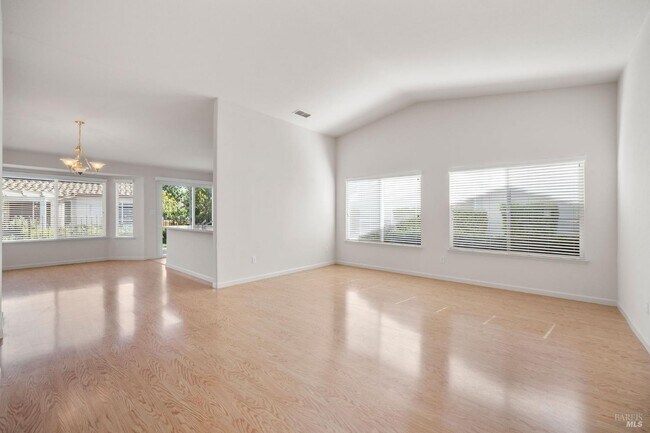 Building Photo - 332 Watson Hollow Dr