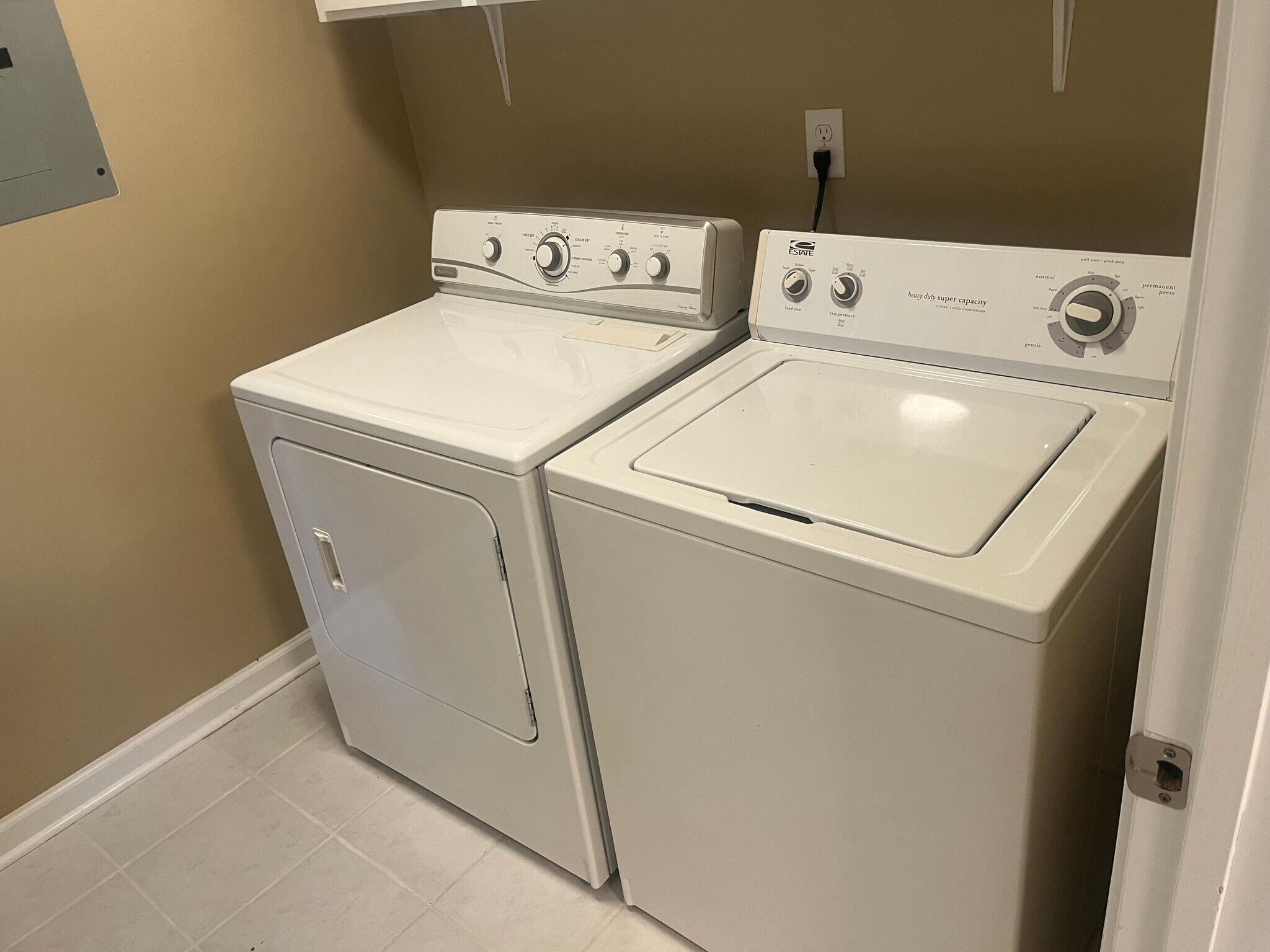 Washer and dryer - 1822 A, Lela Lane