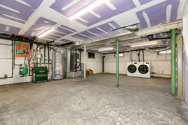 Building Photo - 25903 Pembroke Ave