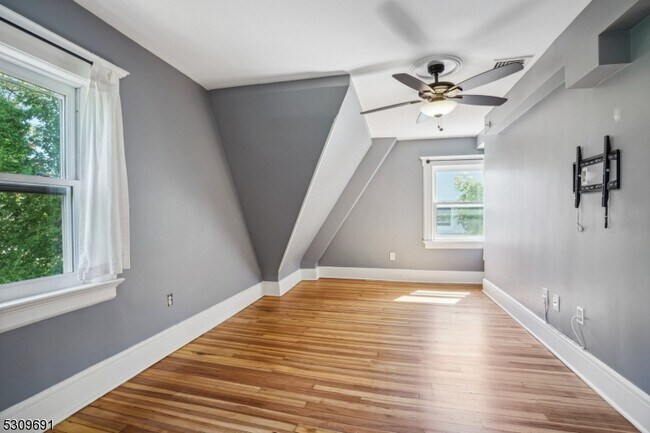 Building Photo - 184 Bellevue Ave