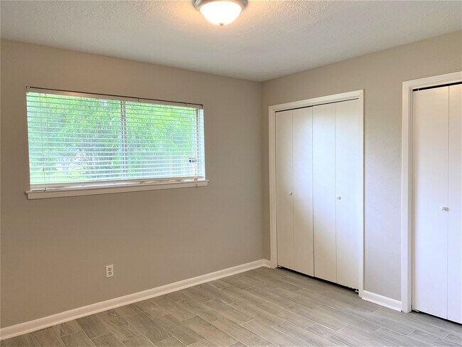 Building Photo - 3810 Downing Cir