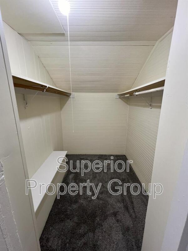 Building Photo - 525 1/2 Cherry St