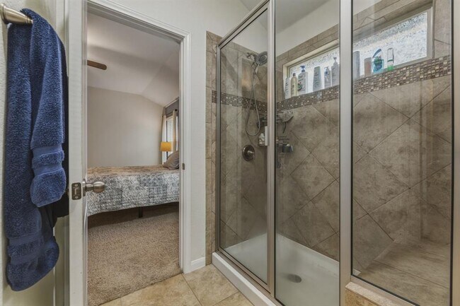 Building Photo - 5809 Scenic Lake Dr