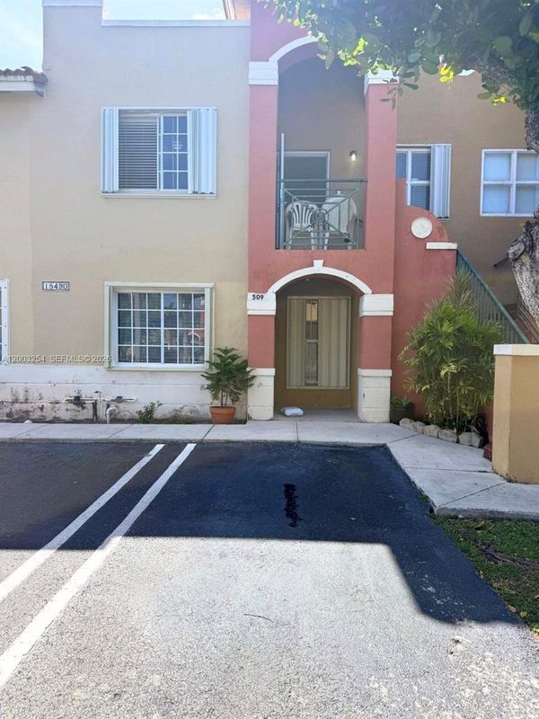Building Photo - 15490 SW 134th Pl
