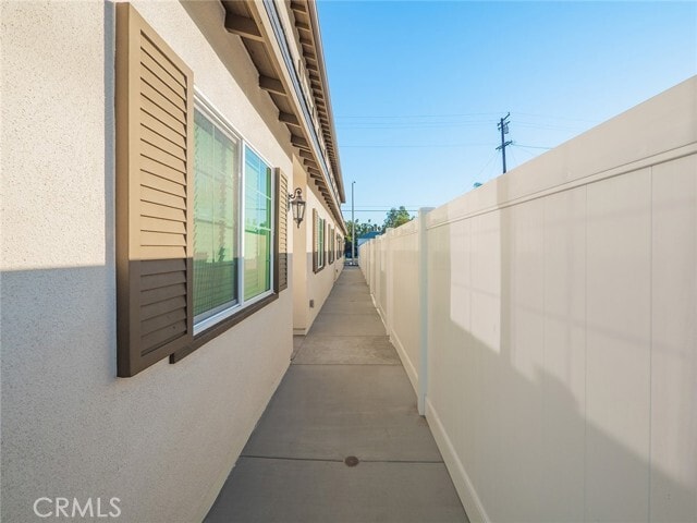 Building Photo - 1325 W Grand Ave