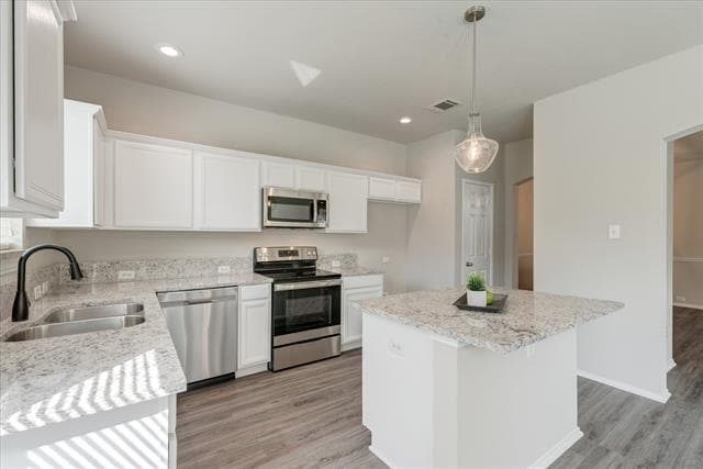 Building Photo - 1413 Ravenwood Dr