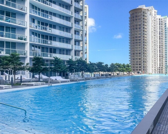 Building Photo - 475 Brickell Ave