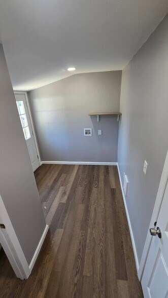 Building Photo - 431 W Simpson St