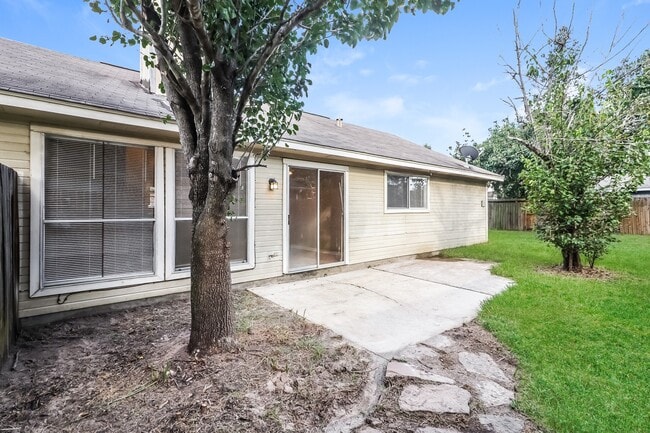 Building Photo - 6426 New World Dr