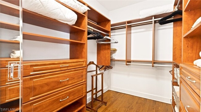 Building Photo - 877 7th St S