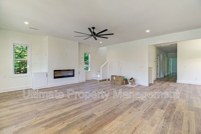 Building Photo - 213 Myrtle Ave