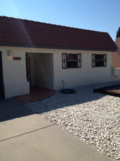 Building Photo - 3 Bed 2 Bath Home