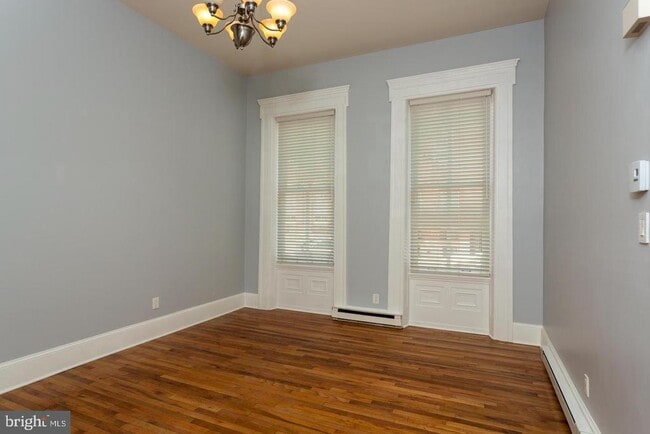 Building Photo - 1728 Mt Vernon St