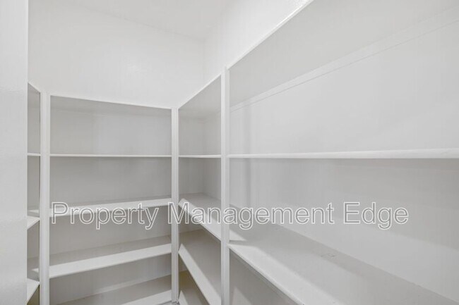 Building Photo - 29604 Starring Ln