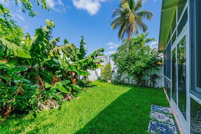 Building Photo - 305 S Ketch Dr