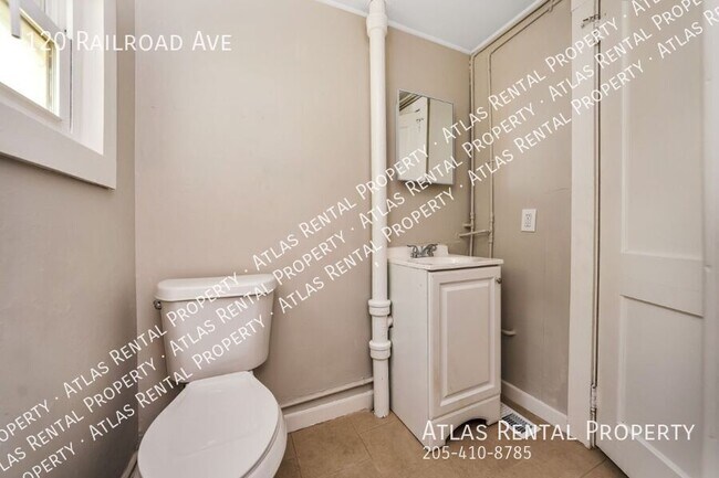 Building Photo - 120 Railroad Ave