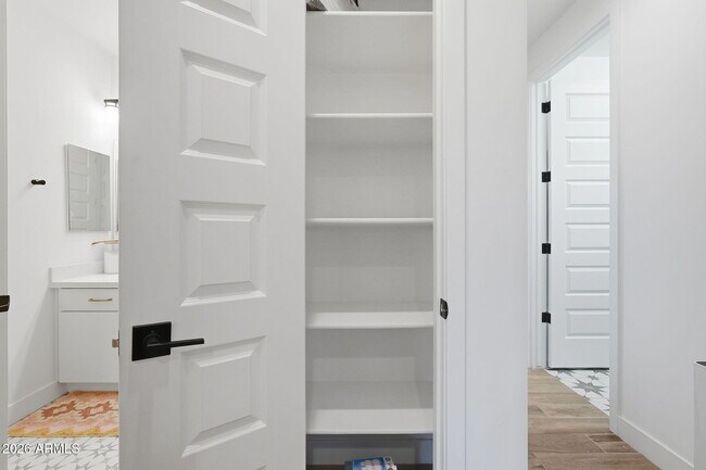 Building Photo - 5714 S Veneto