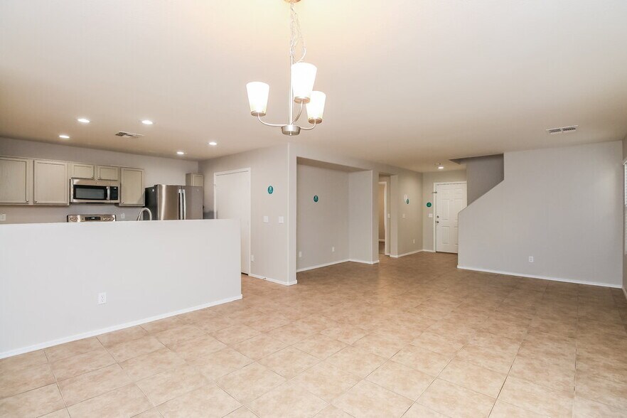 Building Photo - 3931 E Jasper Dr