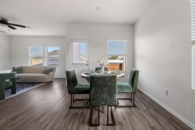 Building Photo - 1428 Chad Dr