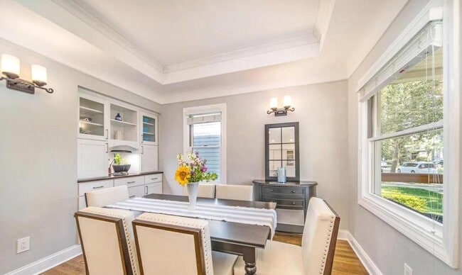 Building Photo - 986 Smith Ave