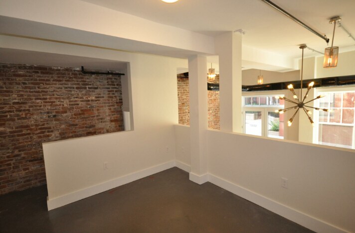 Building Photo - 662 Massachusetts Ave