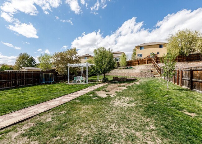 Building Photo - 7724 Canyon Oak Dr