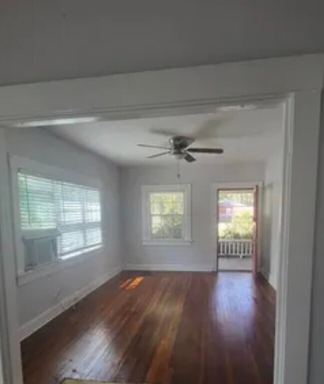 Building Photo - 110 SE 22nd Ave