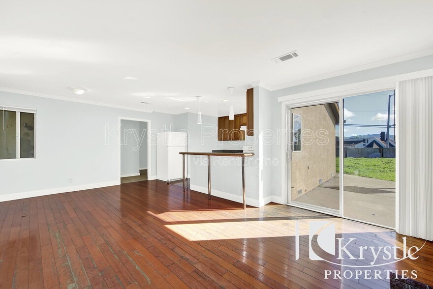 Building Photo - 121 Radcliffe Dr