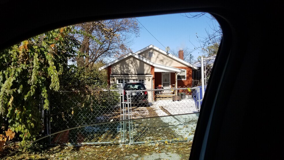 Building Photo - 6548 Southwest Ave