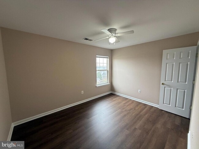 Building Photo - 2165 Cottonwood Ln