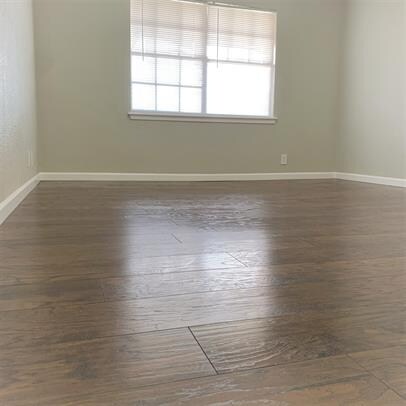 Building Photo - 3919 Englewood Cir