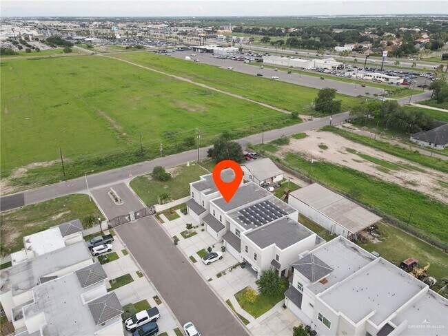 Building Photo - 28 Sunset Dr